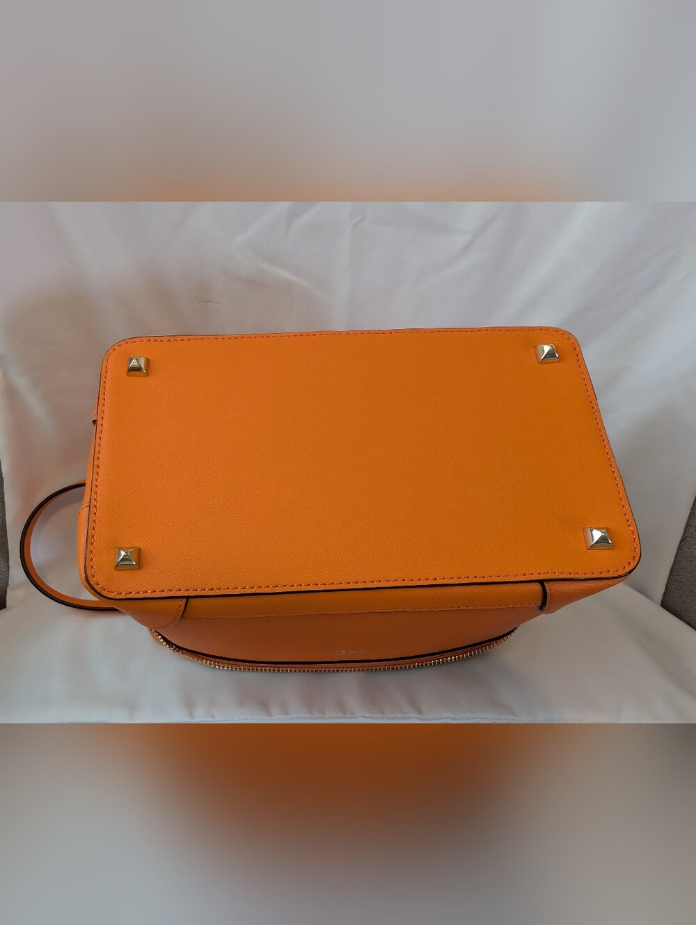 Henri Bendel Orange and Taupe Cosmetic Organizer with Striped Elastic - Picture 6 of 7